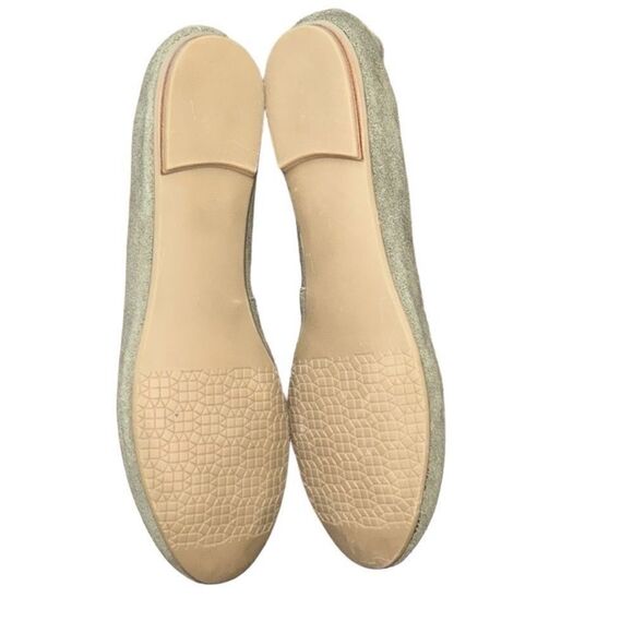 Violet & Red Ballet Flat Green Suede Leather
Shoes(Size 8.5M) - Picture 6 of 9